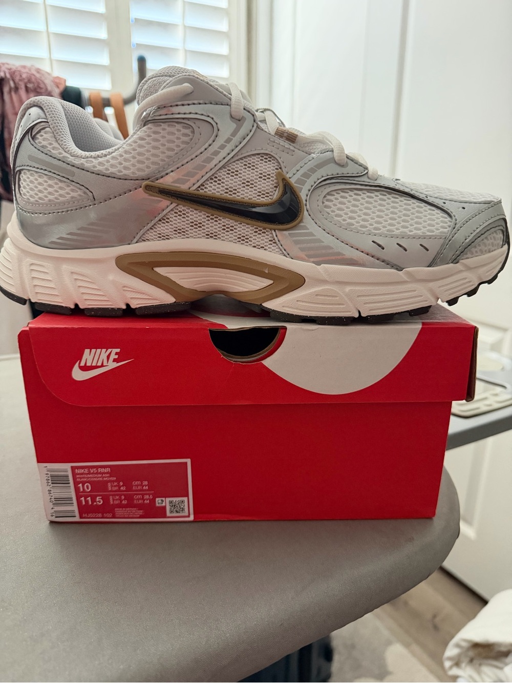 NIB Nike V5 RNR 10M / 11.5W